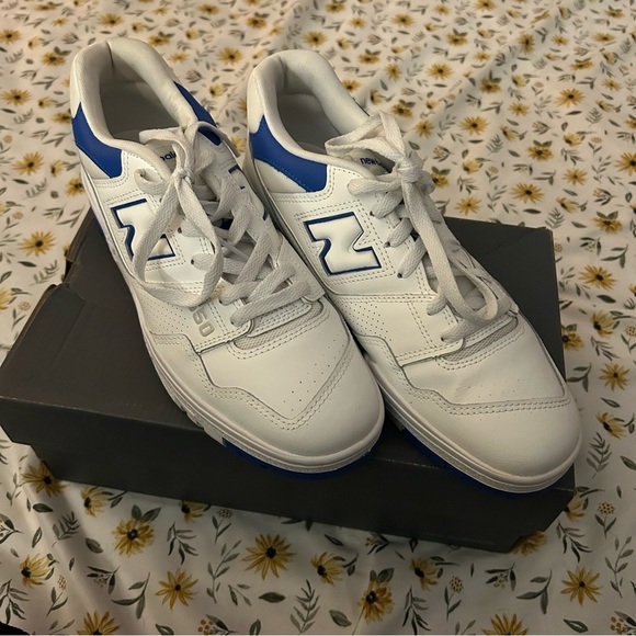 New Balance 550 White and Blue Athletic Shoes Size 10 - Picture 1 of 10